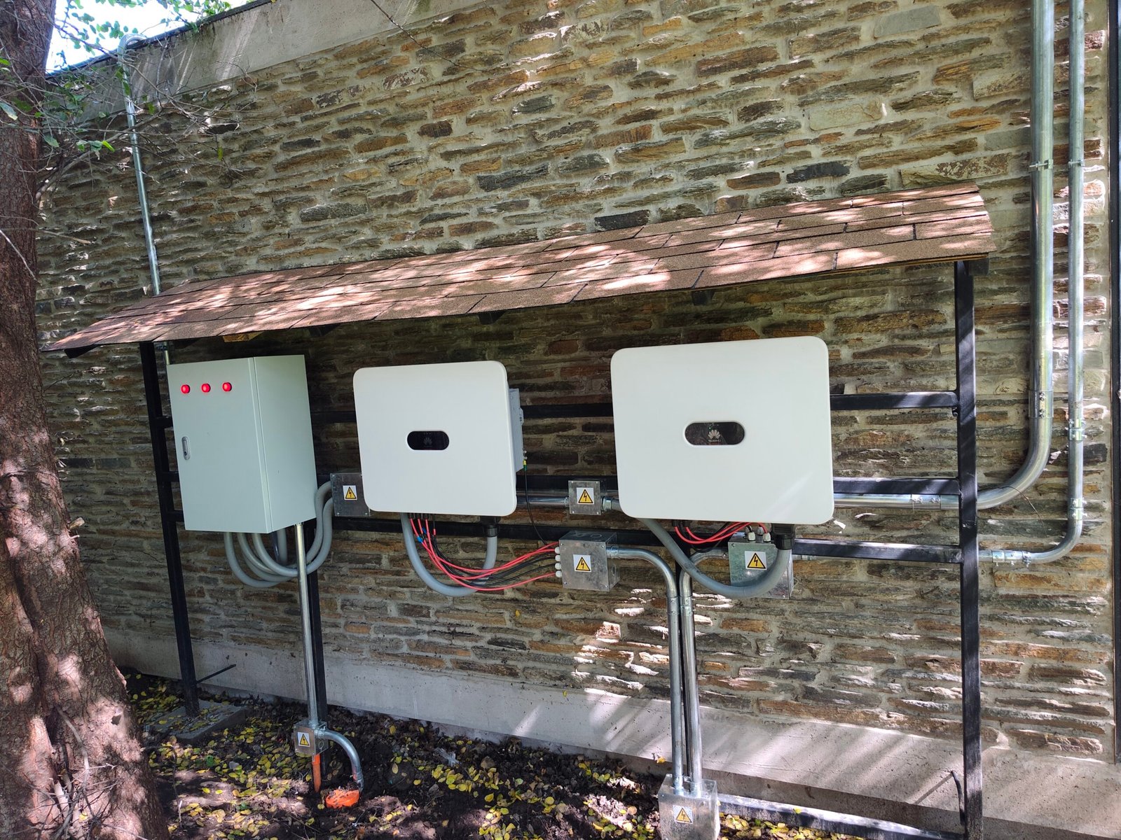 Equipamiento eléctrico de una instalación fotovoltaica.